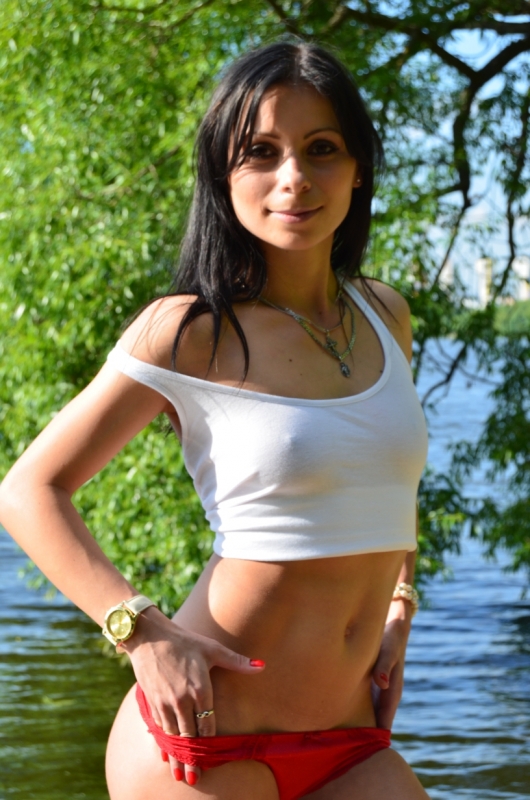 Фелиция, 22